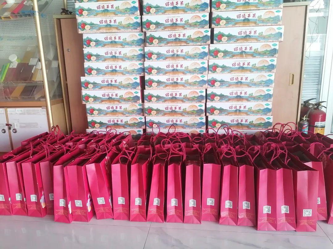 共赏秋色,旭阳粉末全体员工欢度中秋佳节!